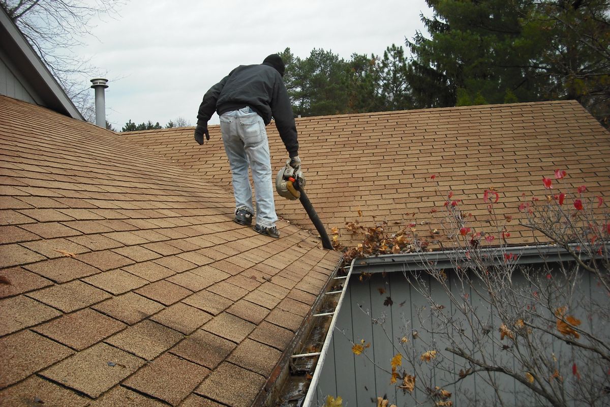 Gutter maintenance tips and why you need a cleaner