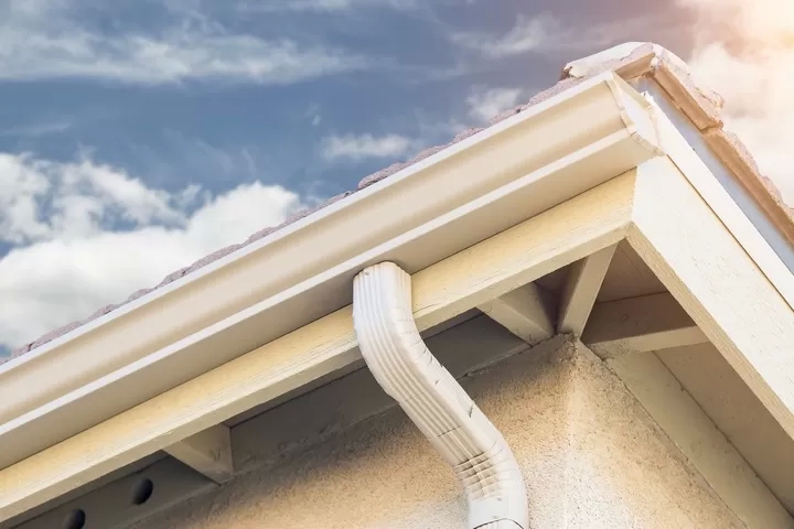 Eavestrough Maintenance Tips to Keep Your Home Safe from Water Damage